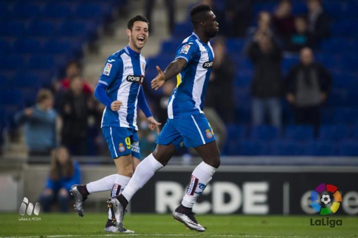 米兰体育直播-包含希洪战胜莱万特,无畏斗志决胜局的词条