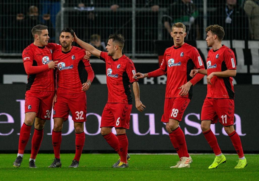 米兰体育登录-弗赖堡主场失利,战绩受挫影响联赛排名