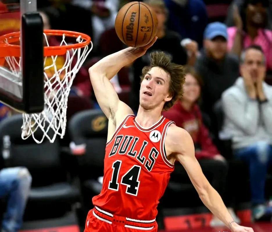 米兰体育竞技-关于公牛负于凯尔特人,拉文表现出色但没能带领球队胜出的信息