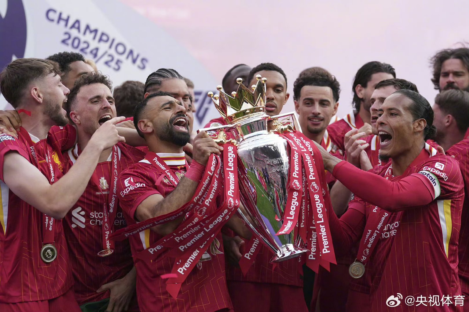 米兰体育视频-欧国联赛战局紧张，球队抓紧备战